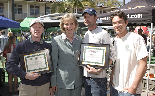 Four people accepting awards to CalCars.org in Santa Barbara, April 2008.