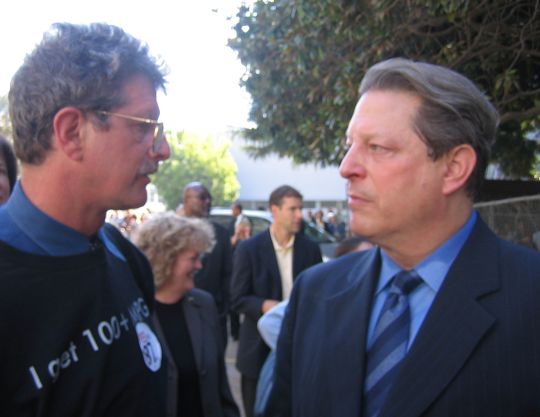 Felix and Al Gore chat after the rally