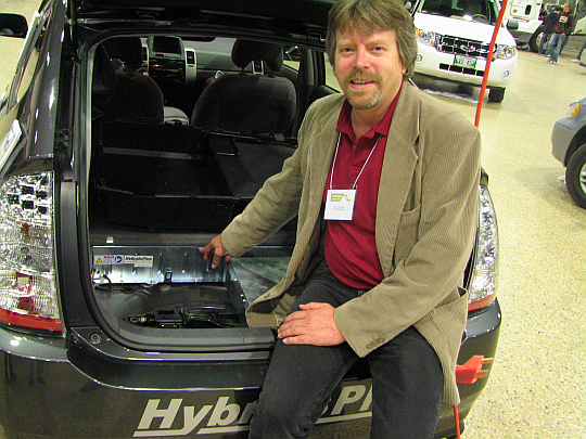 Carl Lawrence of Hybrids Plus of Boulder, Colorado, at PHEV2007 in Winnipeg,
			Manitoba, November 2007