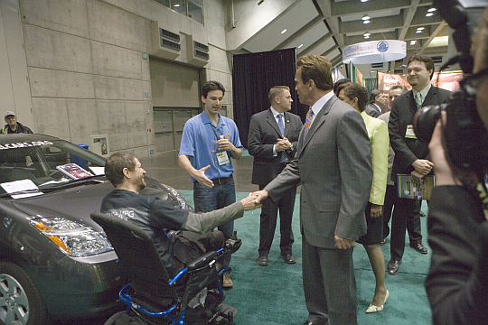 Governor Arnold Schwarzenegger visits CalCars at Green Technology Summit in Sacramento, April 2008